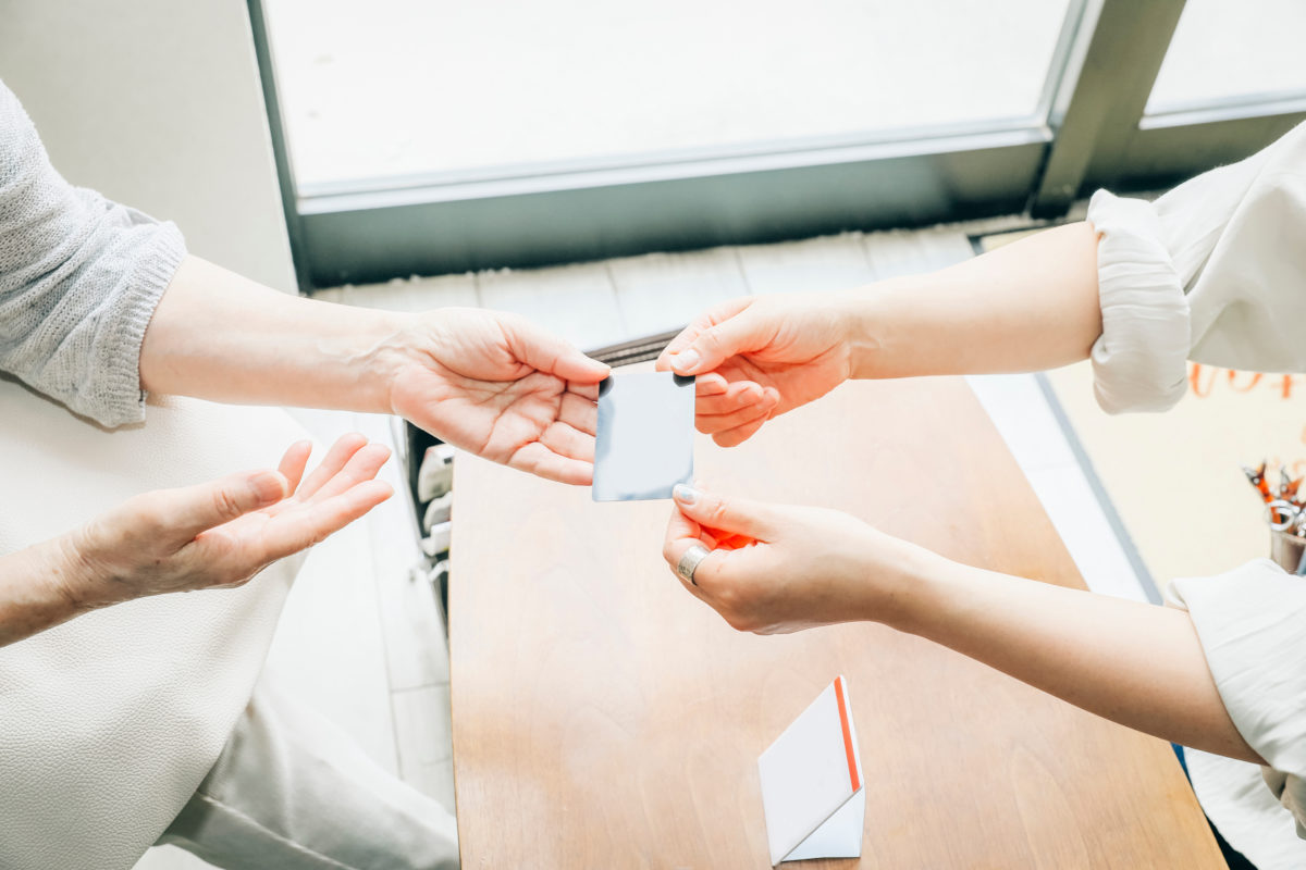 パソコン初心者でも安心！無料Canvaで名刺を作って印刷する方法